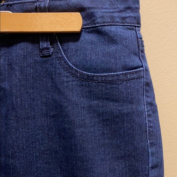 ✨NEW✨FOREVER 21 DARK BLUE JEANS FLARED - Picture 5 of 11